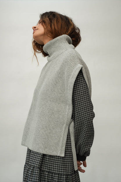 Kanon Recycled Wool Knitted Vest in Grey Marl